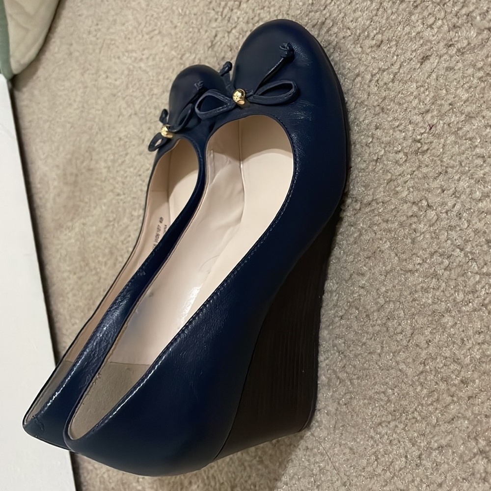 Cole Haan Navy Blue / Brown Wedge Slip On Heels Bow Front Shoes Size 6 - Picture 4 of 9